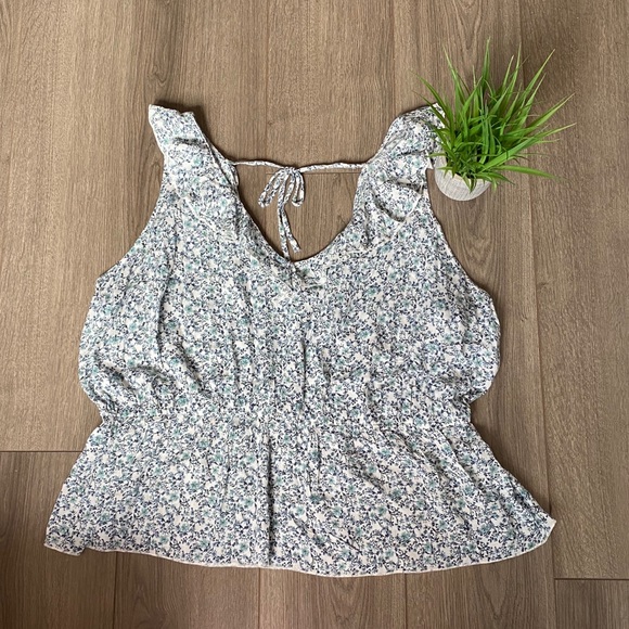 Melrose and Market Tops - Melrose and Market Floral Ruffle V-neck Tank sz 3X